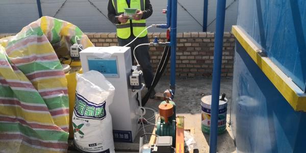 吐鲁番黄龙溪项目部一体化污水处理设备现场调试