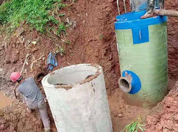 吐鲁番一体化提升泵安装现场